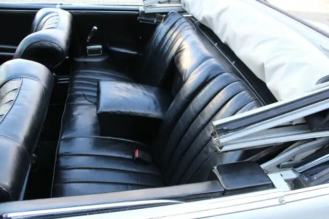 Mercedes-Benz 300 view 11