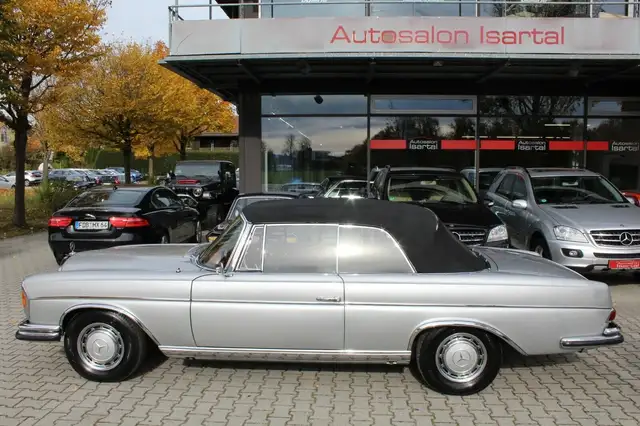 Mercedes-Benz 300 view 6