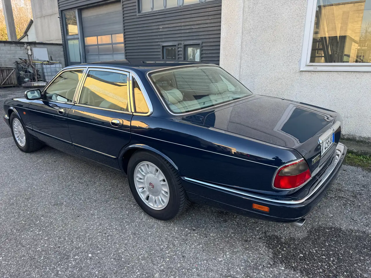 Daimler Double Six ASI, foto 3