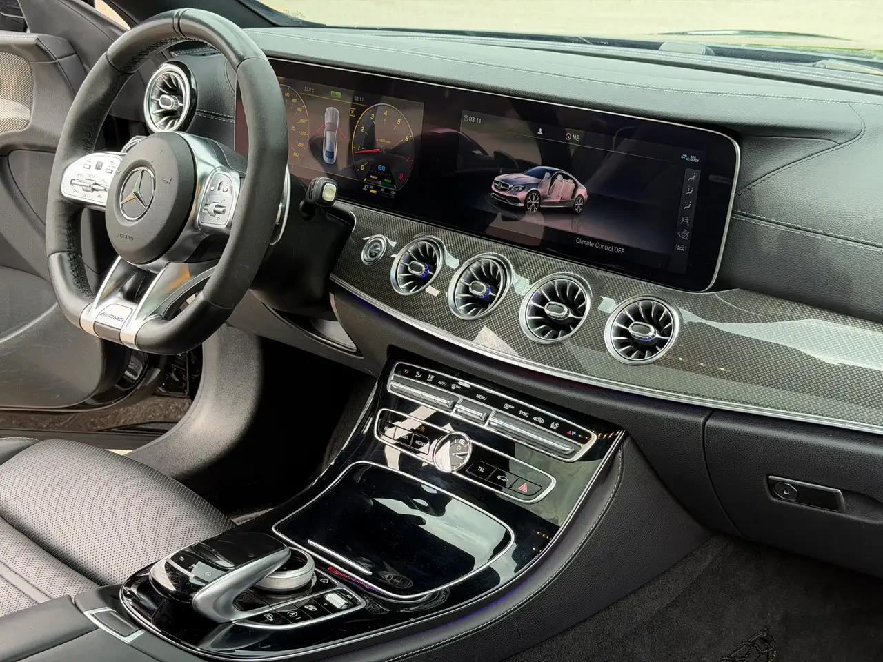 Mercedes-Benz E-Class photo Mercedes-Benz E-Class