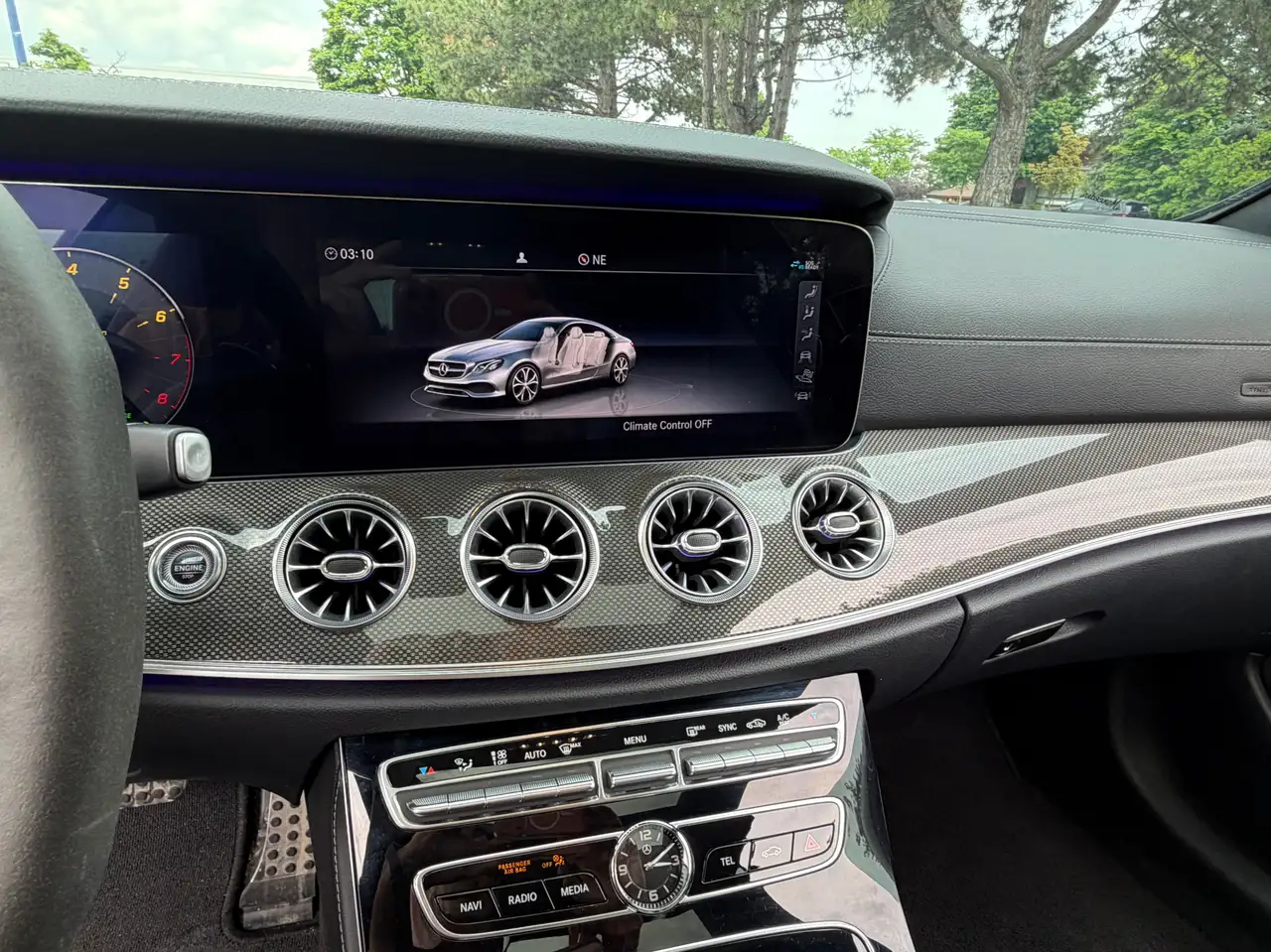 Mercedes-Benz E-Class photo Mercedes-Benz E-Class