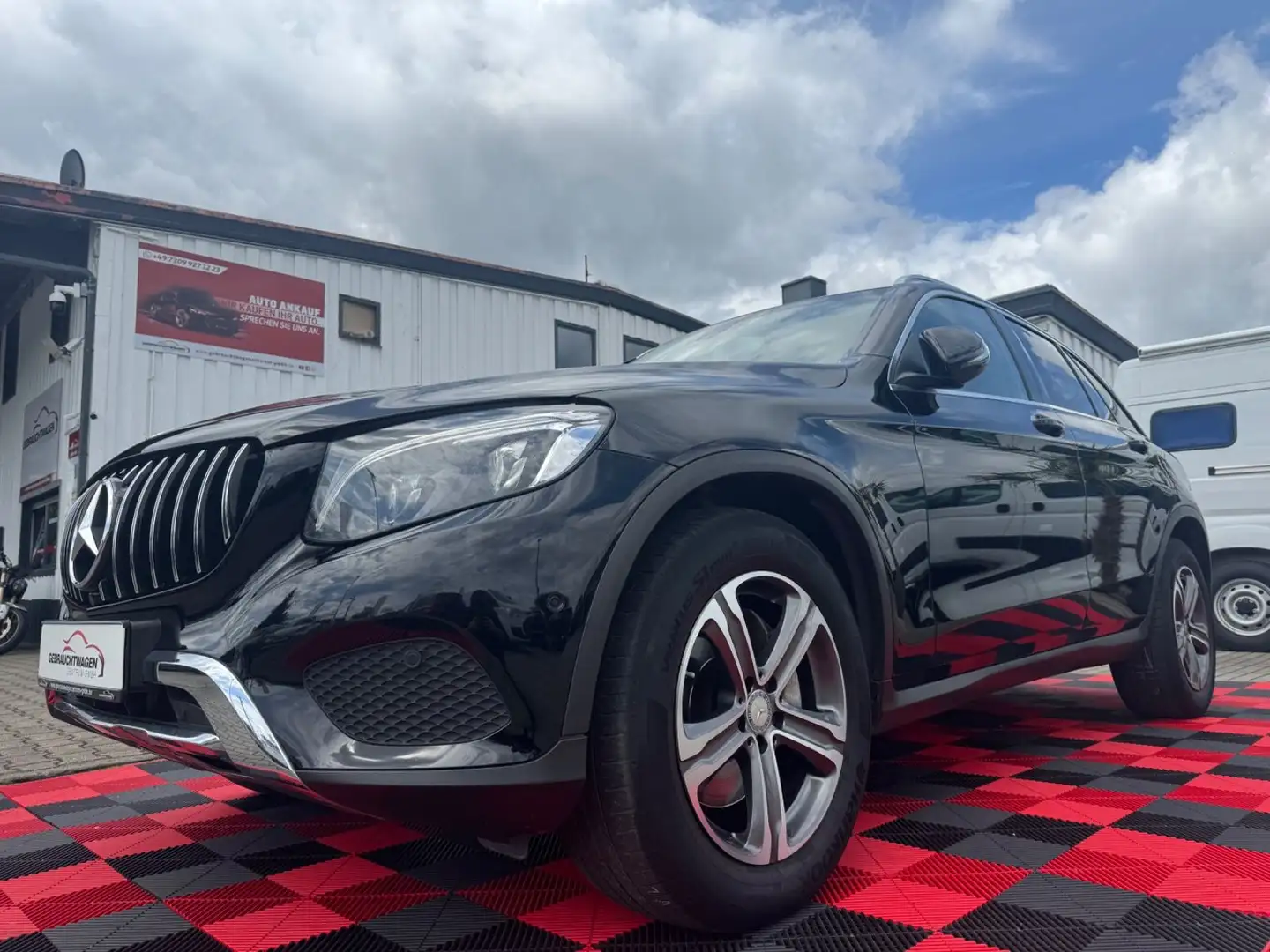 Mercedes-Benz GLC 250 d 4Matic*LED*Kamera* Schwarz - 1