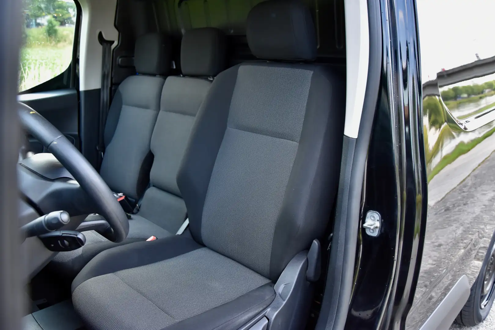 Citroen Berlingo 1.5 HDi Lichte vracht **3 Zit** BTW AFTREKBAAR Schwarz - 2