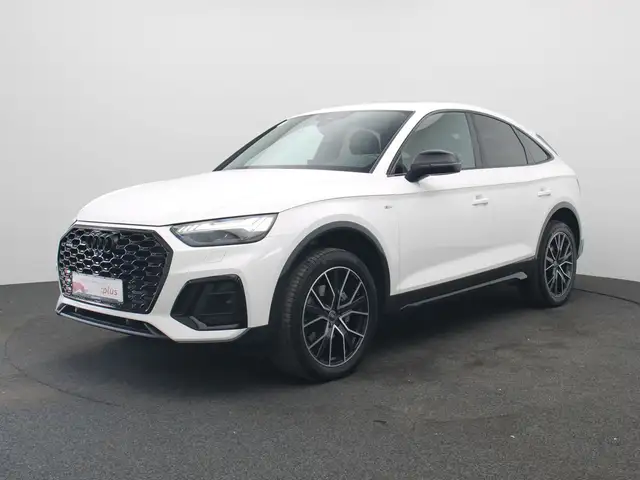 Audi Q5 view 2