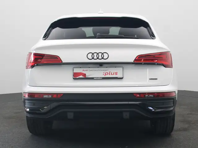 Audi Q5 view 6