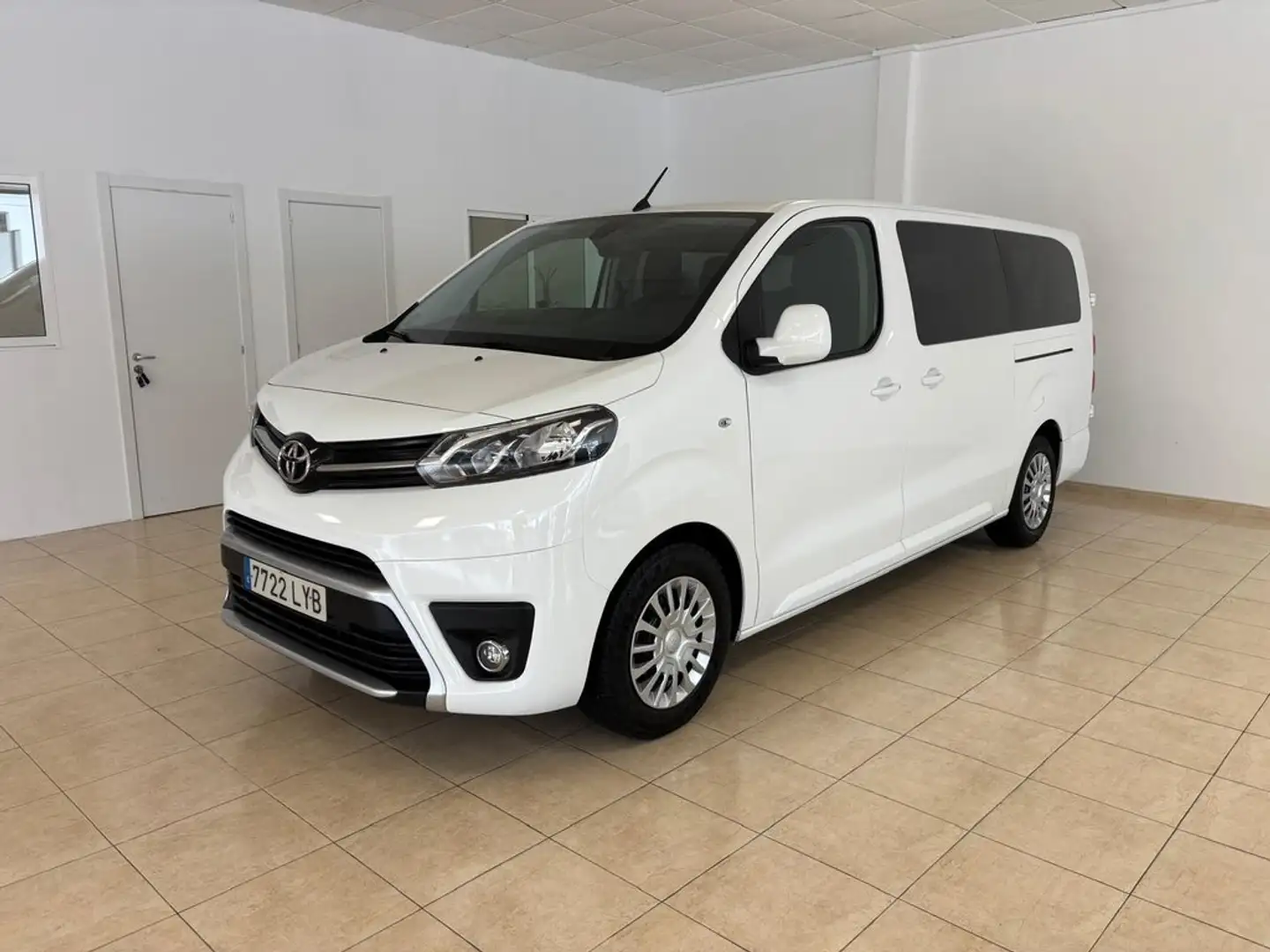 Toyota Proace 1.5D 120CV VX SHUTTLE 2PL 2PT L2 Blanco - 1