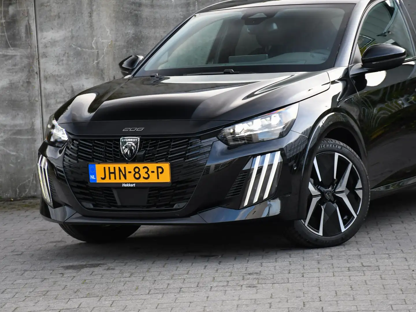 Peugeot 208 GT 1.2 Hybrid 110pk Automaat DODE HOEK | PDC + 360 Noir - 2