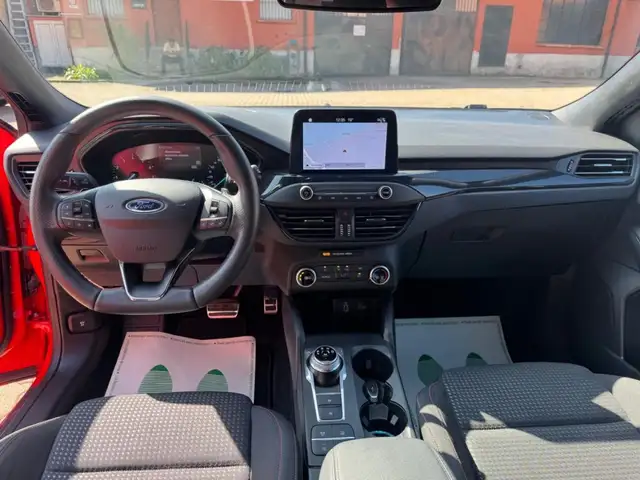 Ford Focus view 10