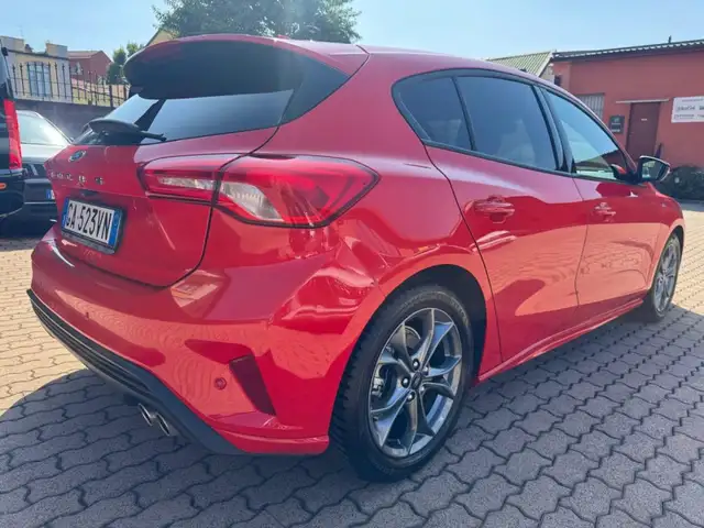 Ford Focus view 4