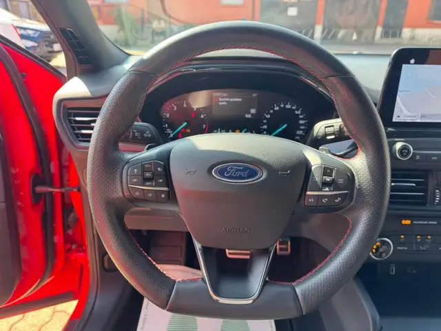 Ford Focus view 9