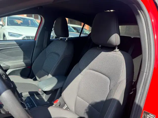 Ford Focus view 11
