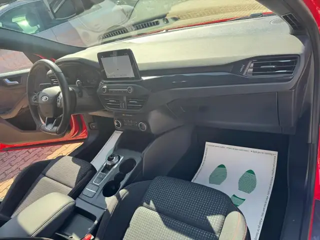 Ford Focus view 15