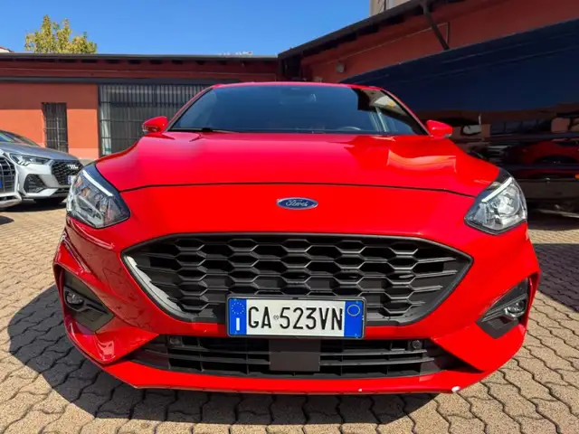 Ford Focus view 2