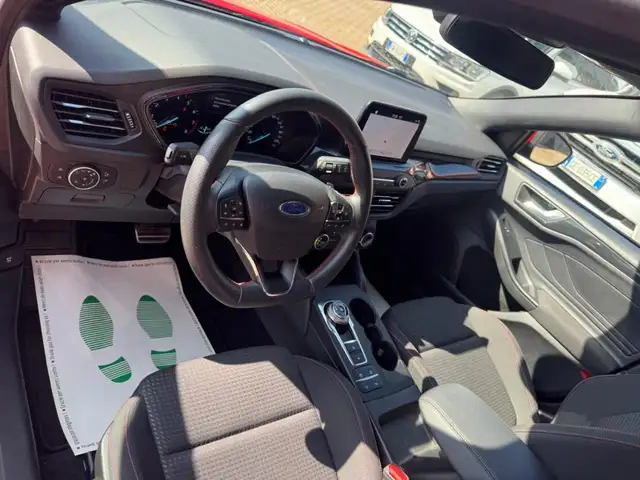 Ford Focus view 8