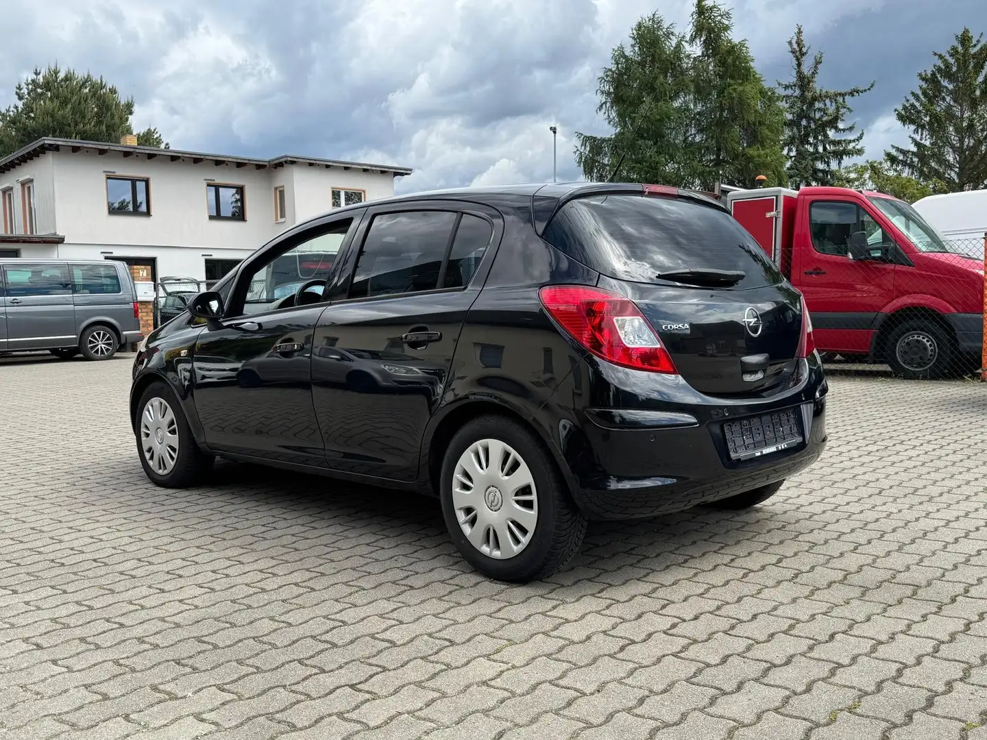 Opel Corsa Edition Negro - 2
