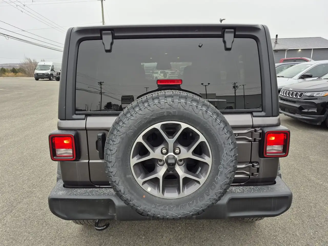 Jeep Wrangler снимка Jeep Wrangler