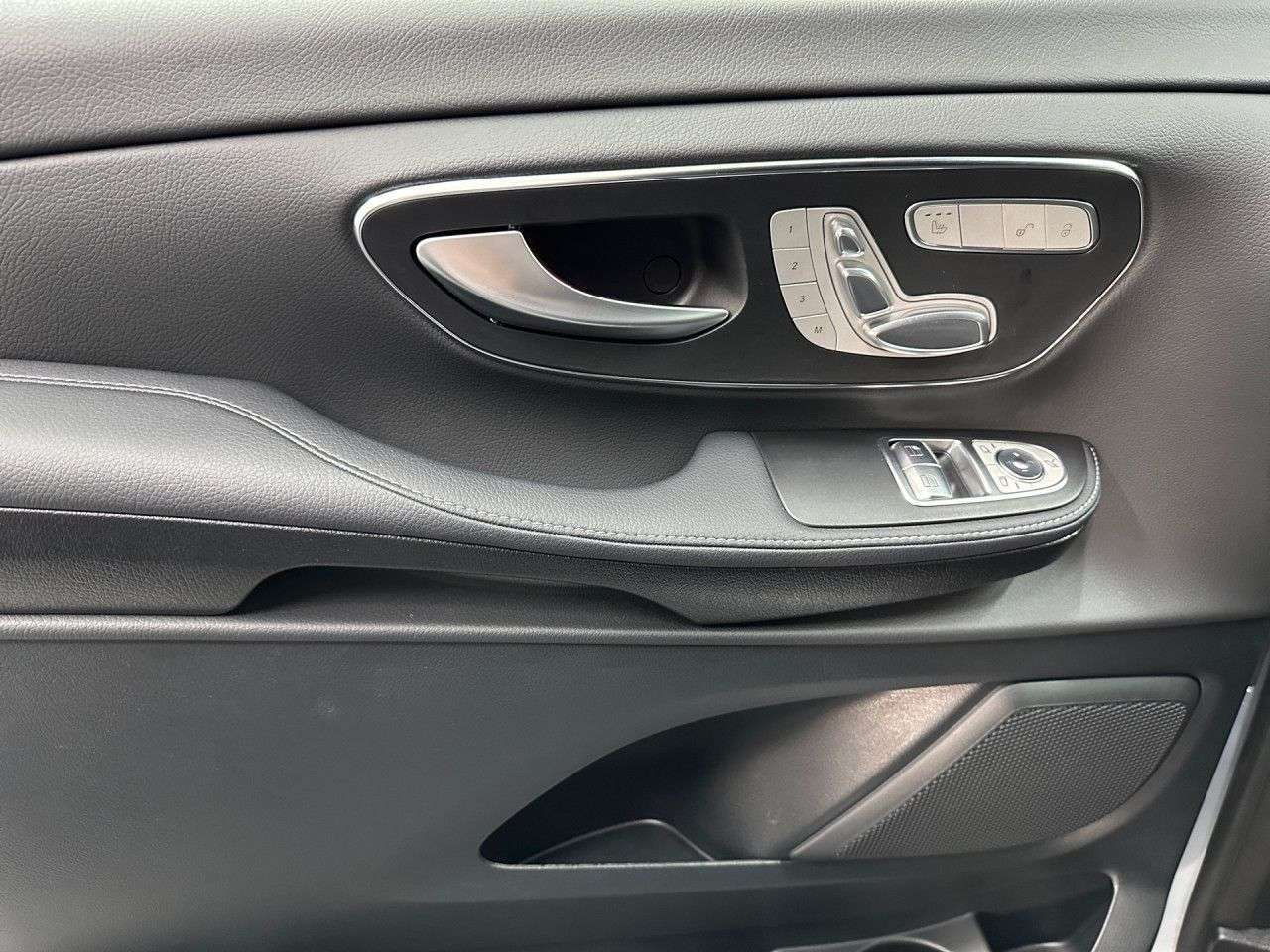 Mercedes-Benz V 250