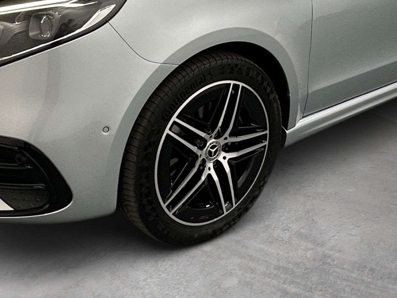 Mercedes-Benz V 250