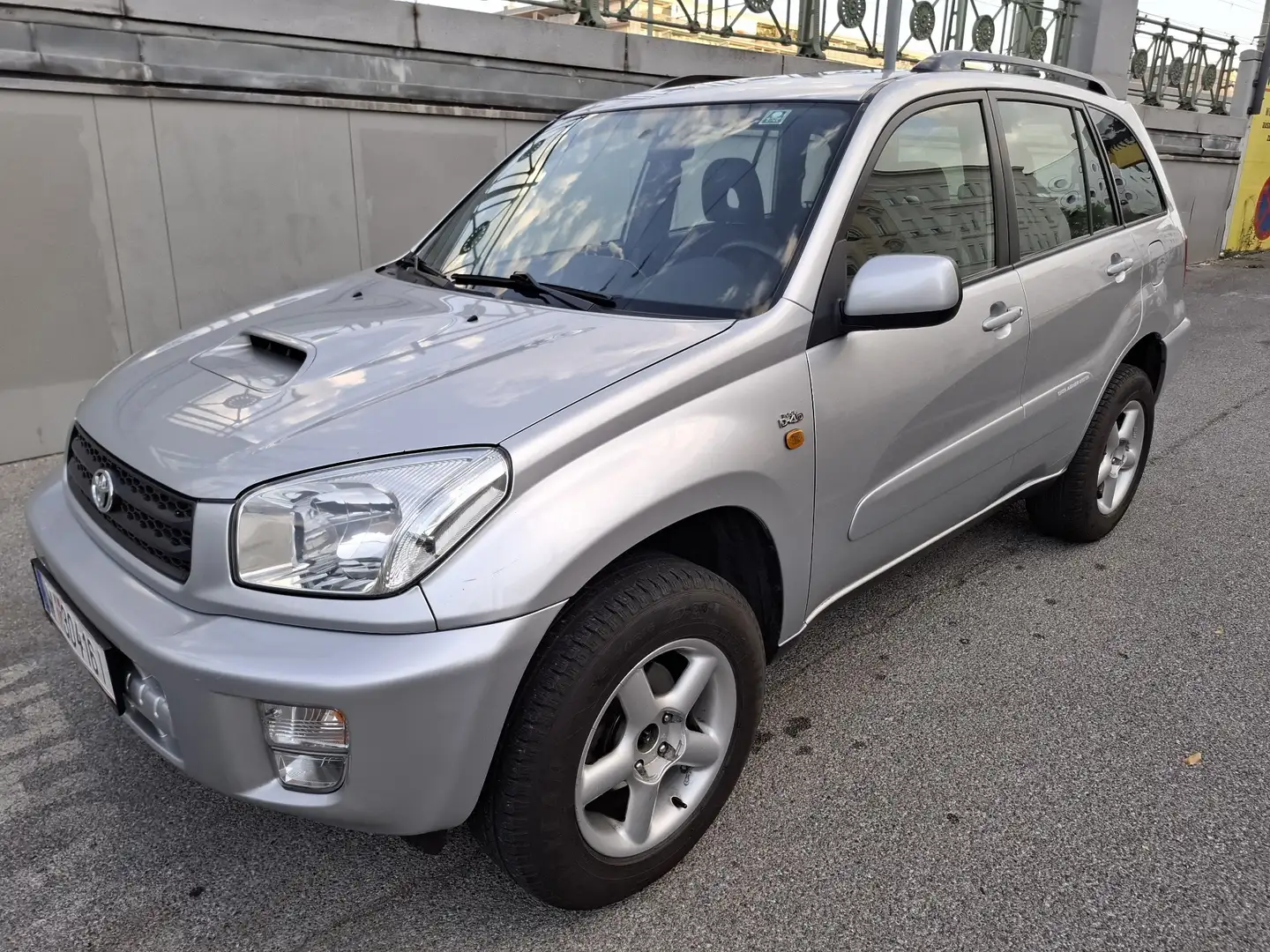 Toyota RAV 4 RAV4 2,0 D-4D 4WD, neues Pickerl + Zahnriemen Silber - 2