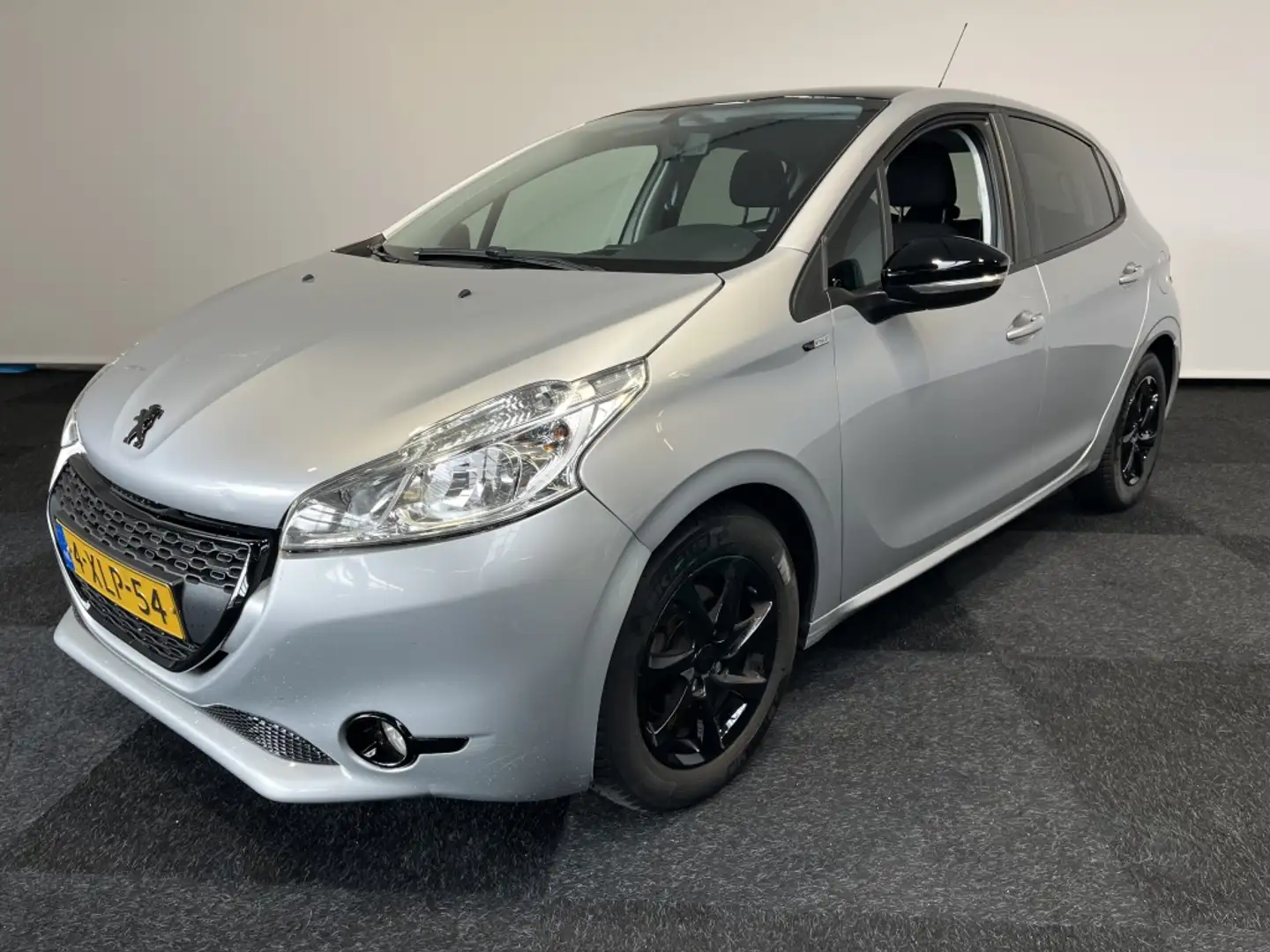 Peugeot 208 1.6 e-HDi Style Grijs - 2