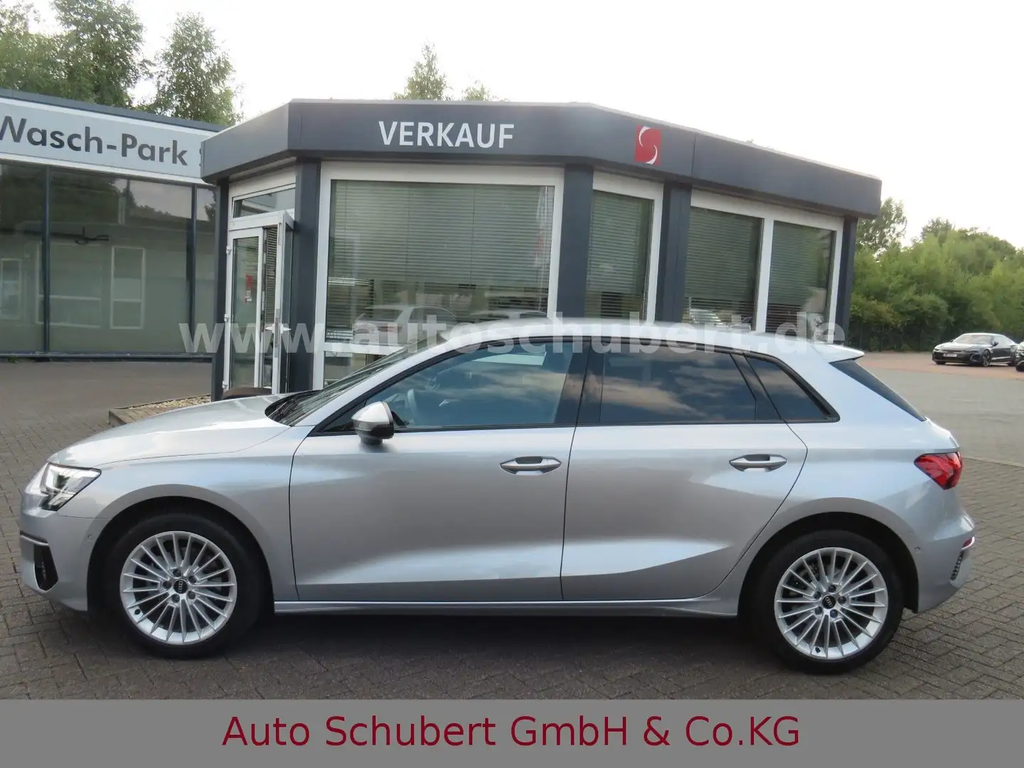 Audi A3 Sportback 30 TFSI S-tronic advanced Silber - 2