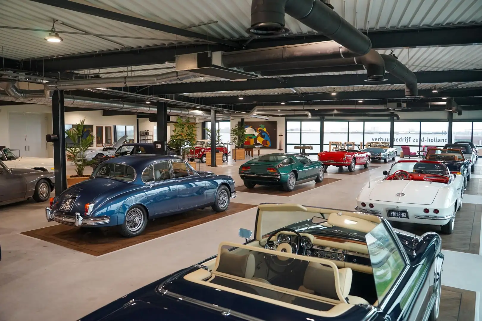 Lamborghini Countach 5000 QV | Injection 1 of 66 | Red / Champagne Rojo - 2