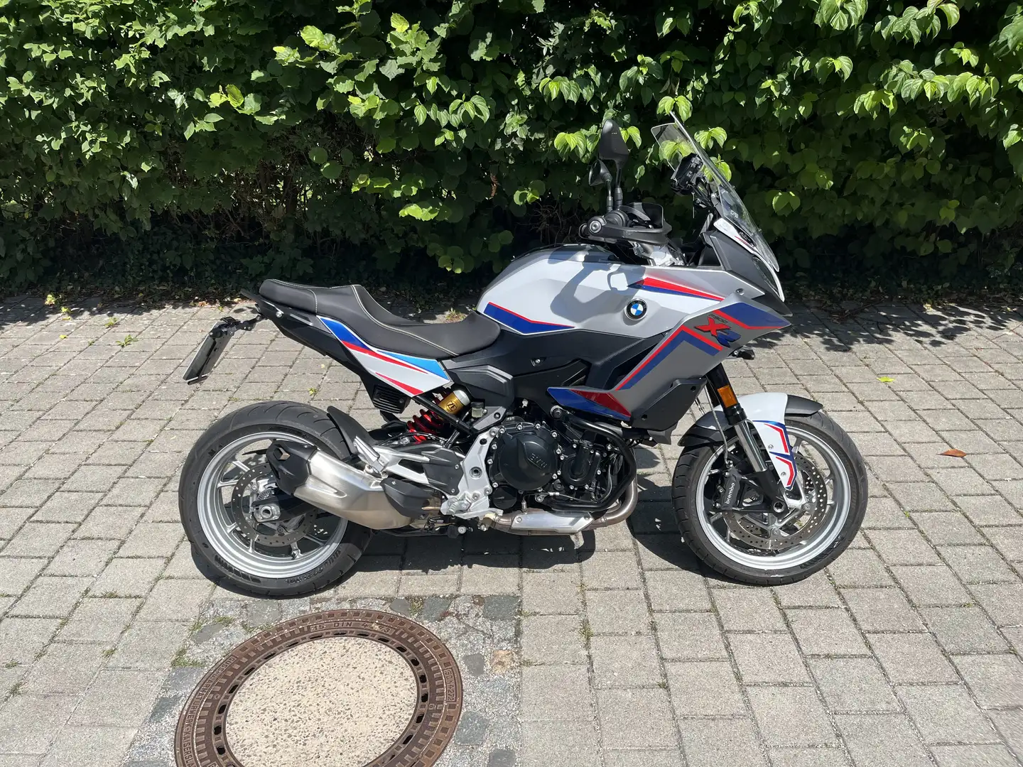 BMW F 900 XR Alle Pakete Bílá - 1