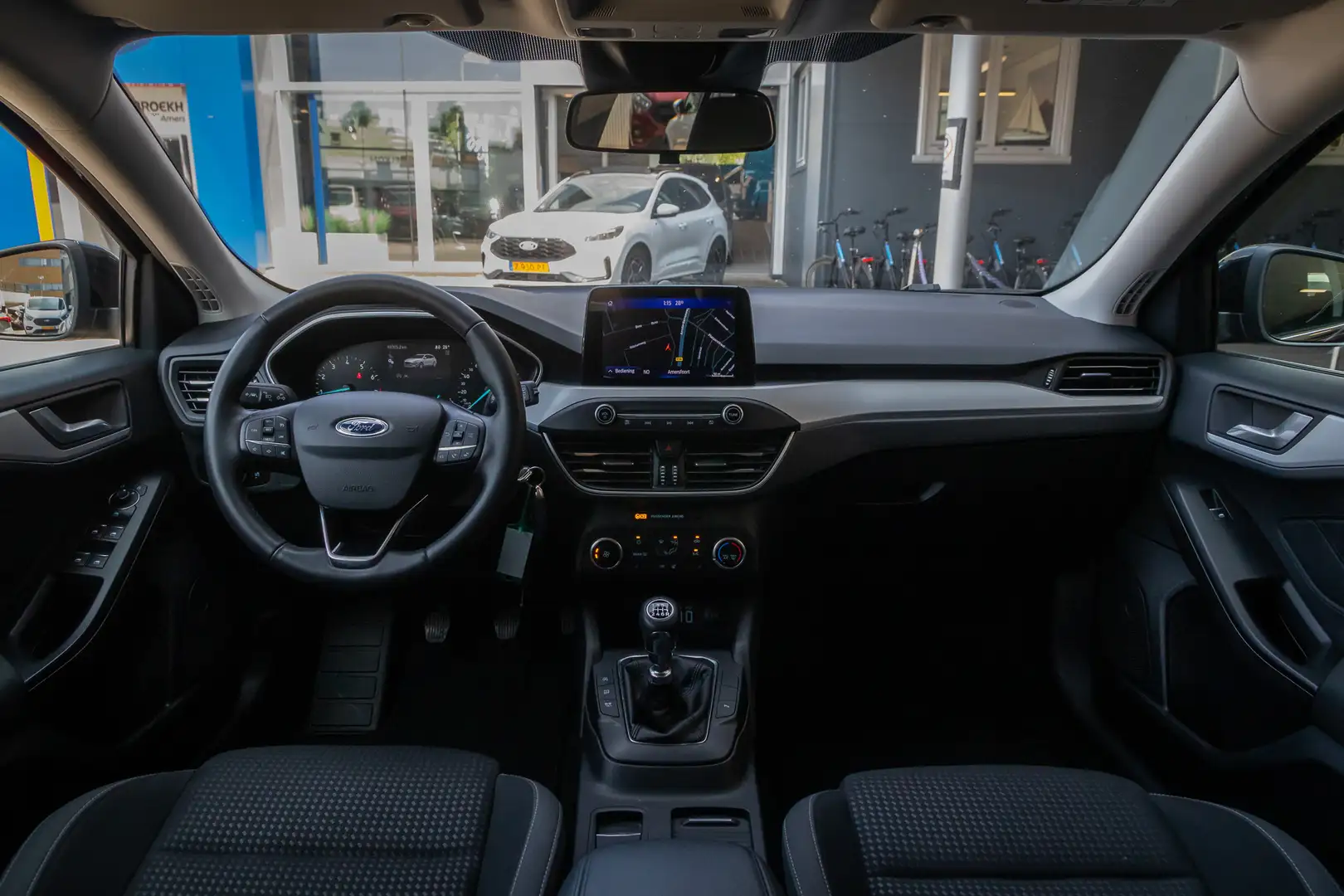 Ford Focus Wagon 1.0 EcoBoost Trend Edition Business | Stoel/ Zwart - 2