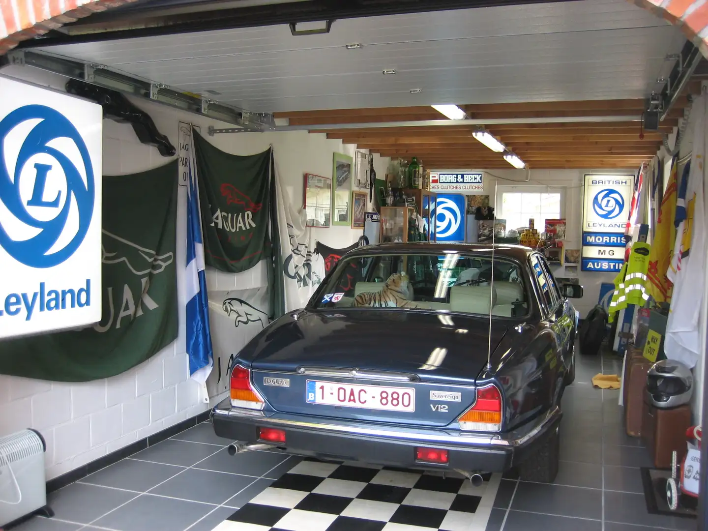 Jaguar XJ12 sovereign plava - 1