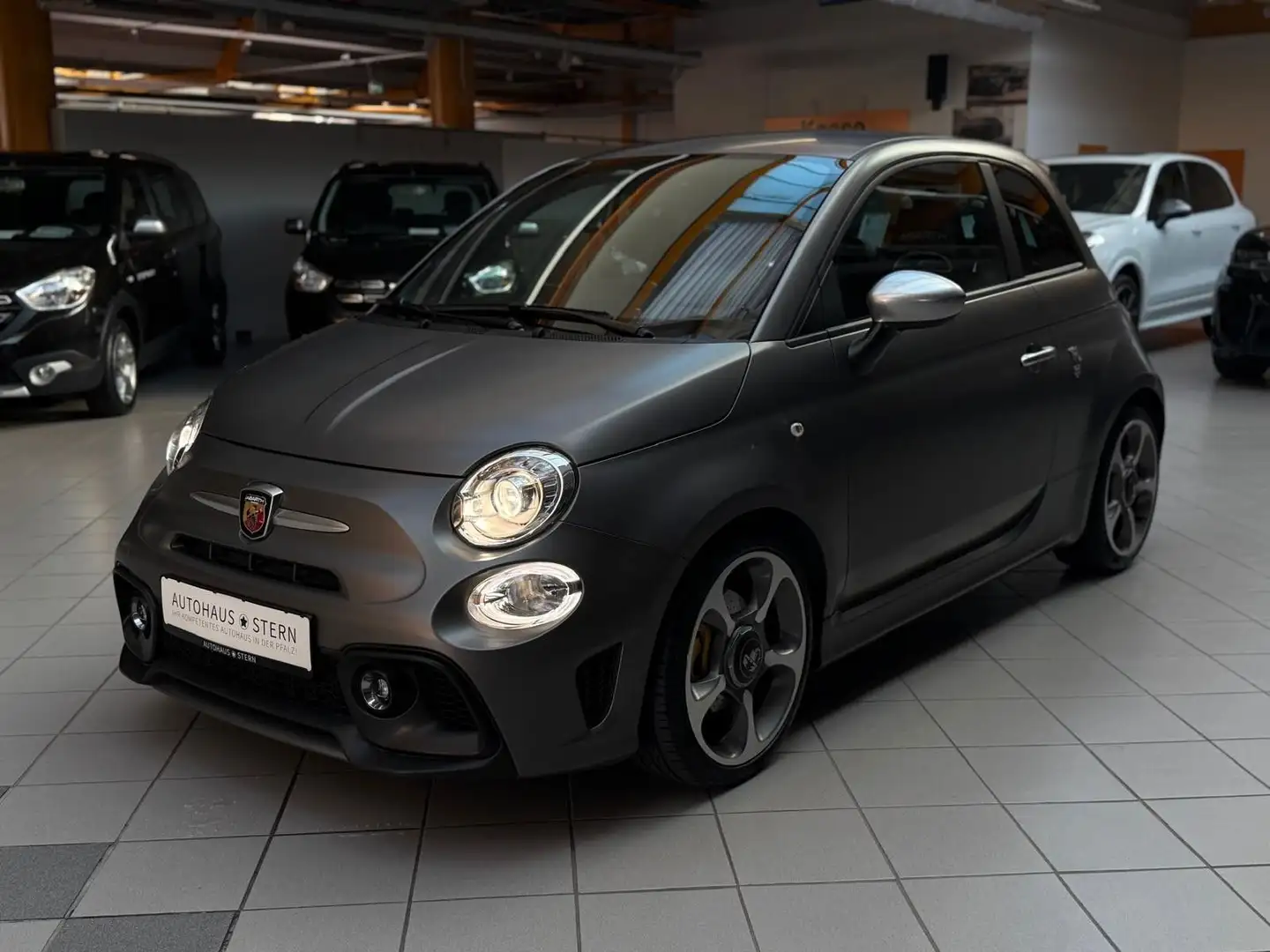 Abarth 595 Turismo |Xenon|F1|PDC|CarPlay|Navi|Vollleder Gris - 1