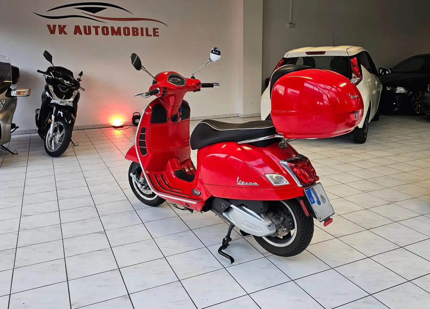 Vespa GTS Super 300 1 Hand,ABS,ASR Roşu - 2