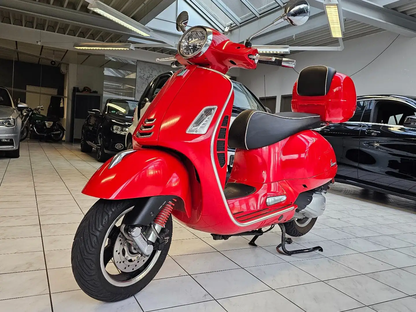 Vespa GTS Super 300 1 Hand,ABS,ASR Roşu - 1