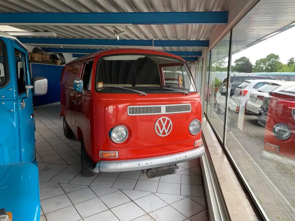 Volkswagen T2 1970 из Европы — купить под ключ