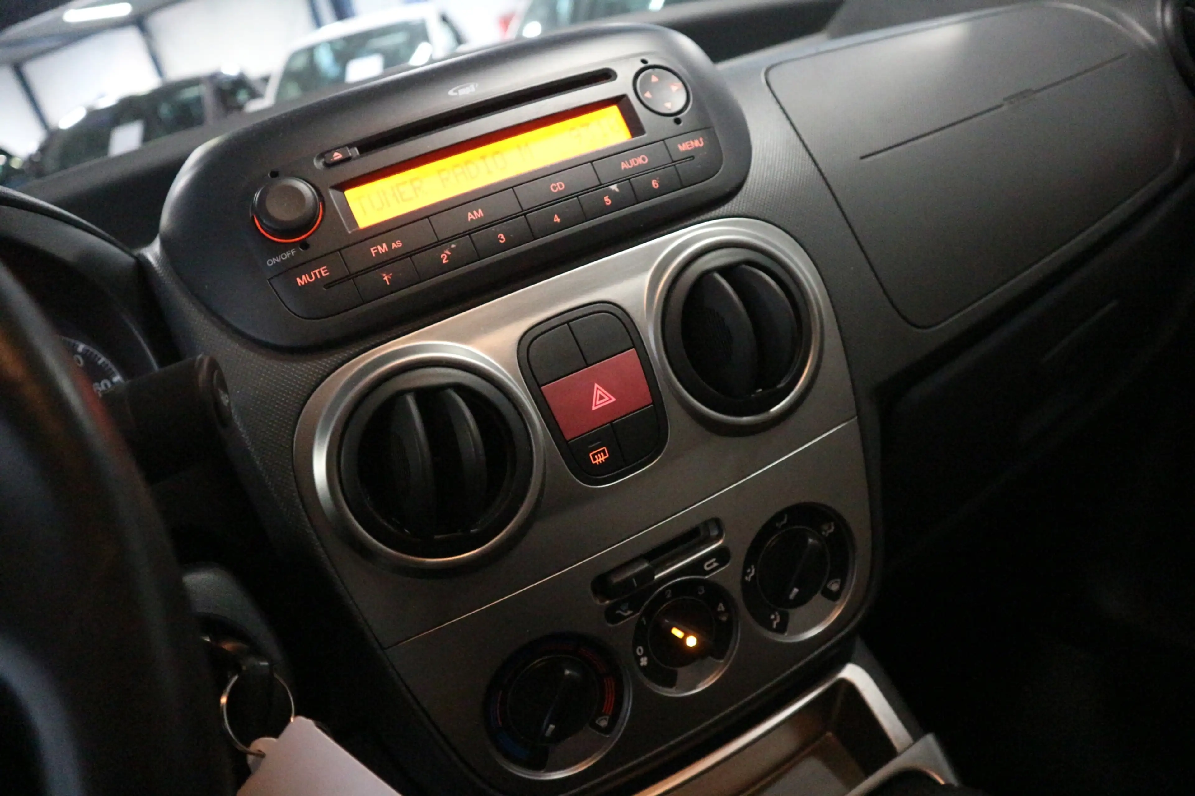 Fiat Qubo 1.4 Dynamic / AIRCO / FULL SERVICE HISTORIE ! ! ! — photo 6