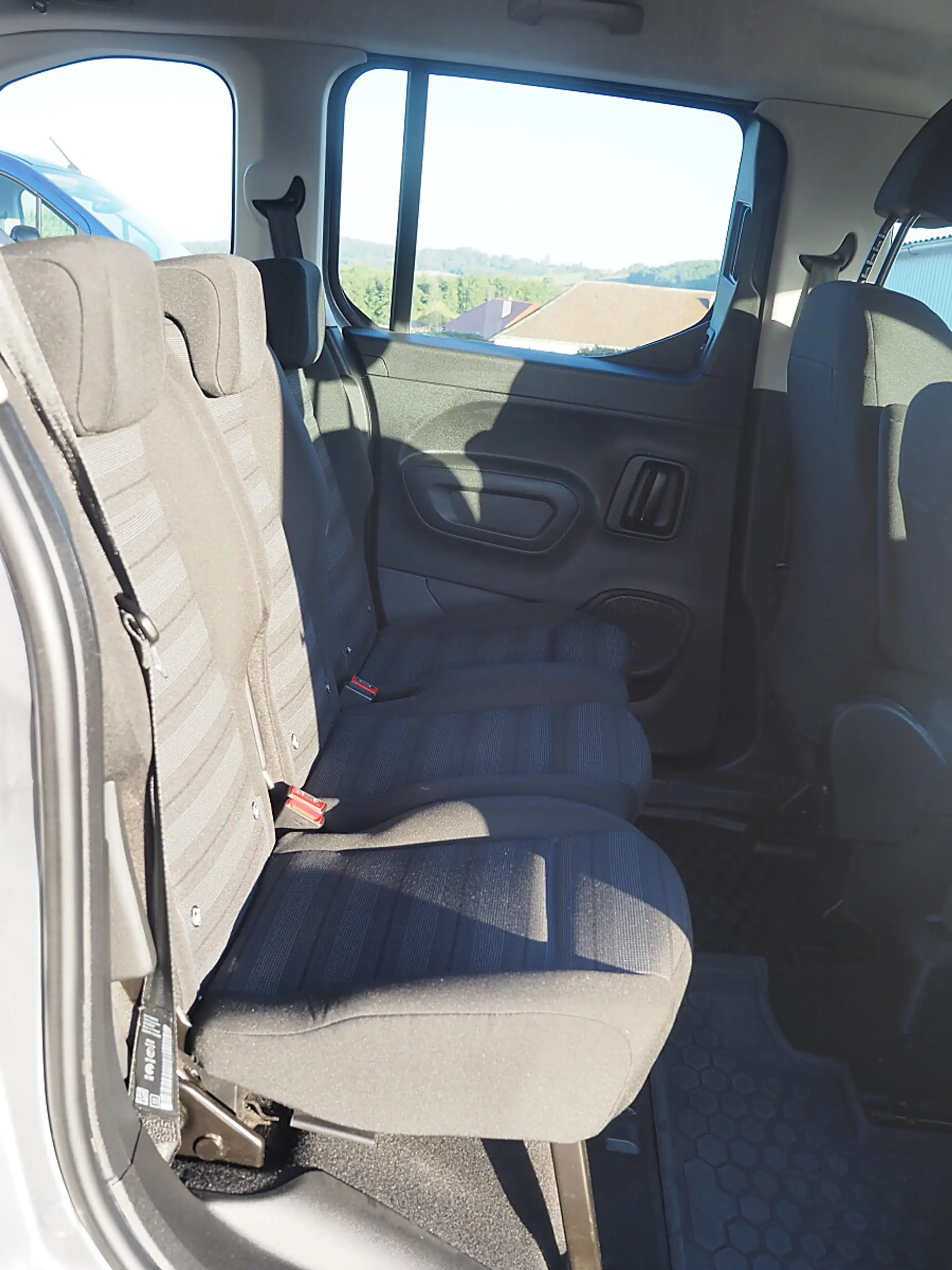 Opel Combo Life 1,5 CDTI BlueInj. L L1H1 Edition S/S — photo 8