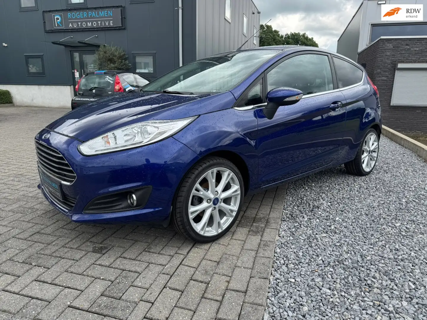 Ford Fiesta 1.0 Titanium Blauw - 1