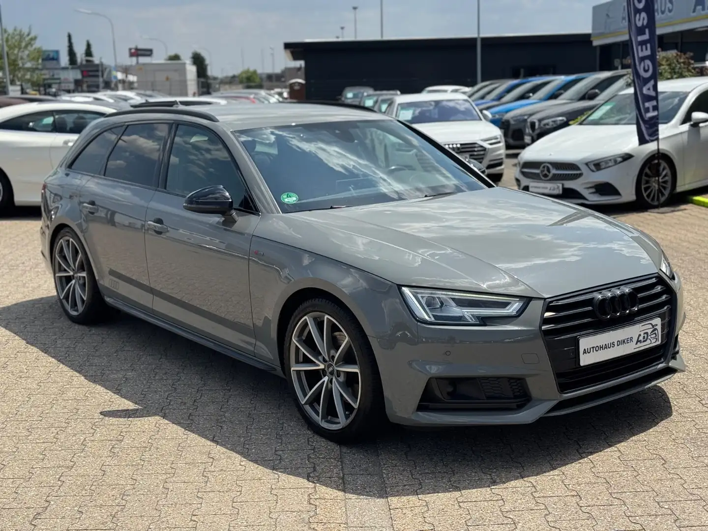 Audi A4 Avant S line Black sport Autom., Virtual, LED Gris - 2