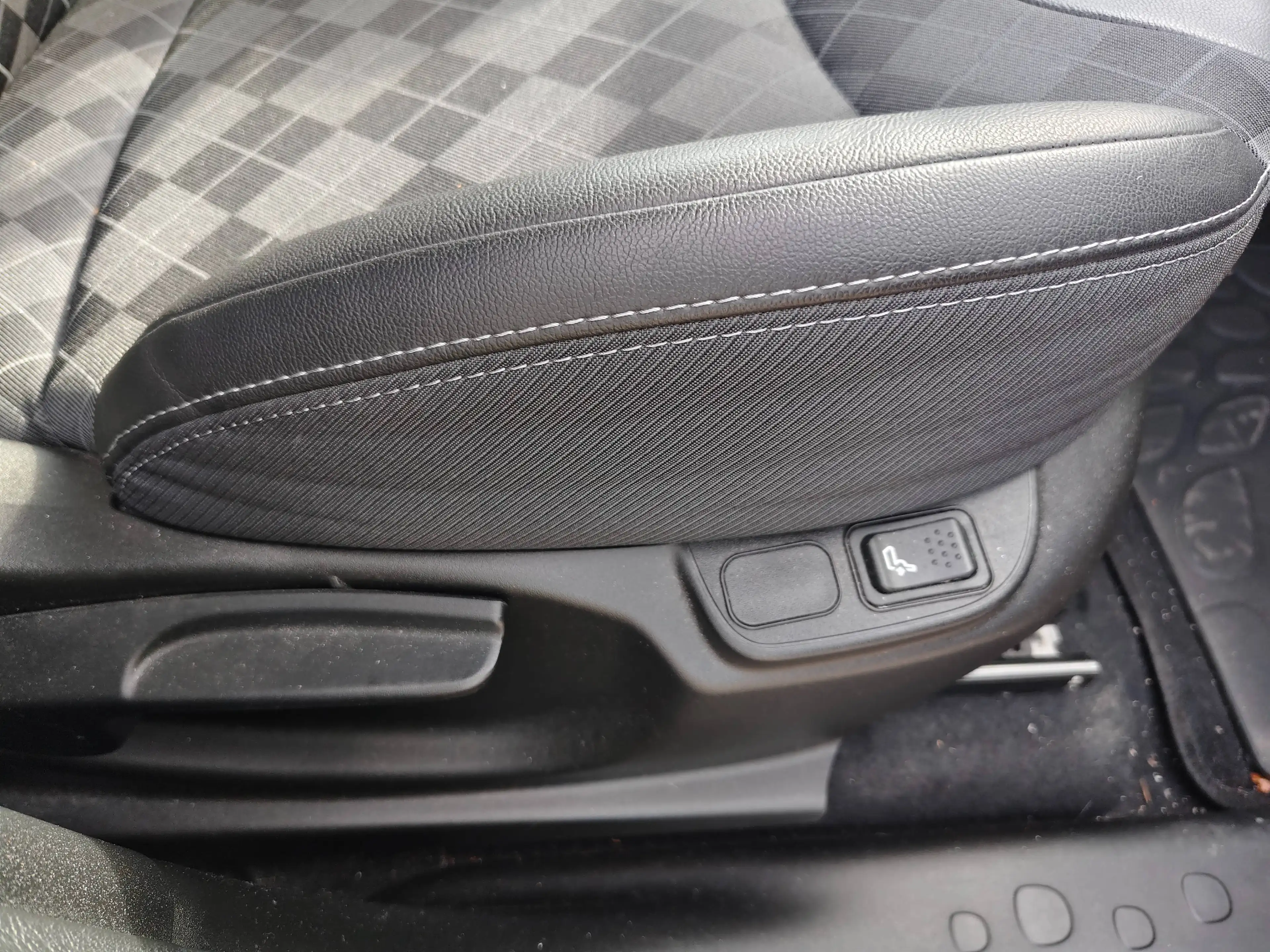 Fiat 500L Lounge — photo 9