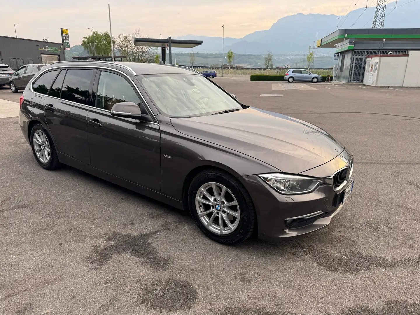 BMW 320 Serie 3 F31 2012 320d Touring eff.dynamics Luxury - 2