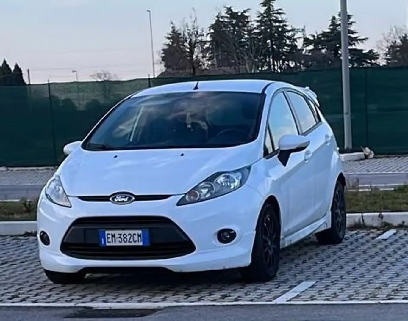 Ford Fiesta Fiesta VI 2008 5p 1.4 tdci Ikon Bianco - 2