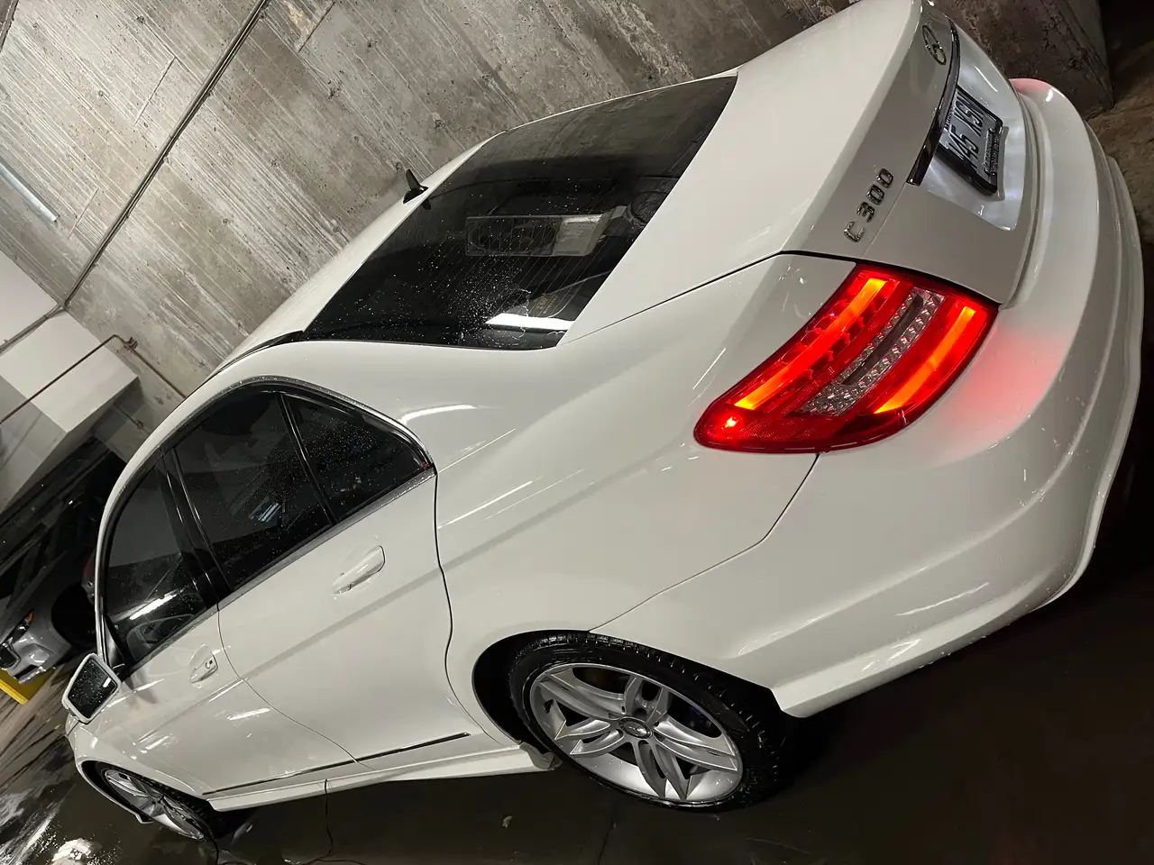 Mercedes-Benz C-Class снимка Mercedes-Benz C-Class