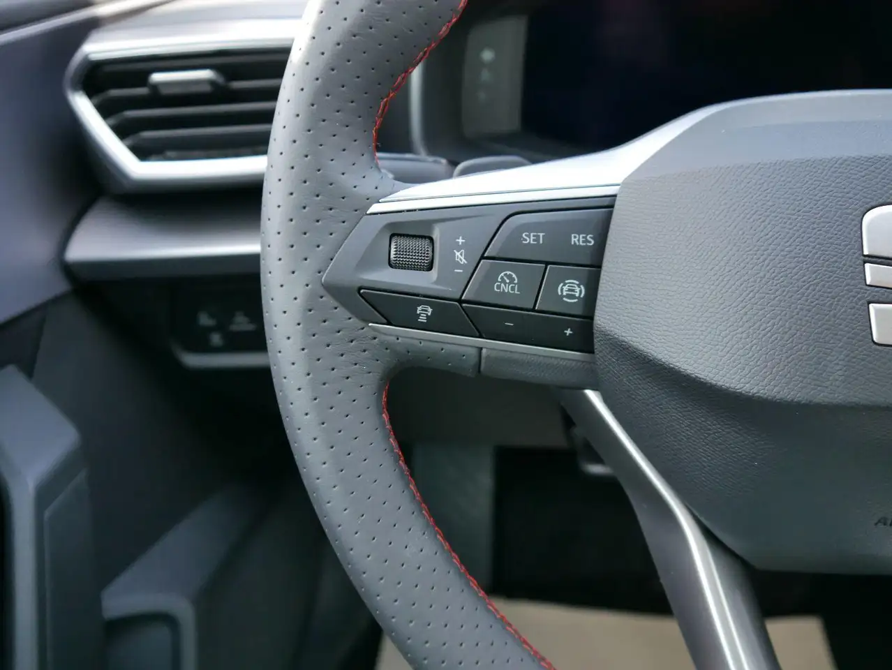 SEAT Leon 2026 — фото 12