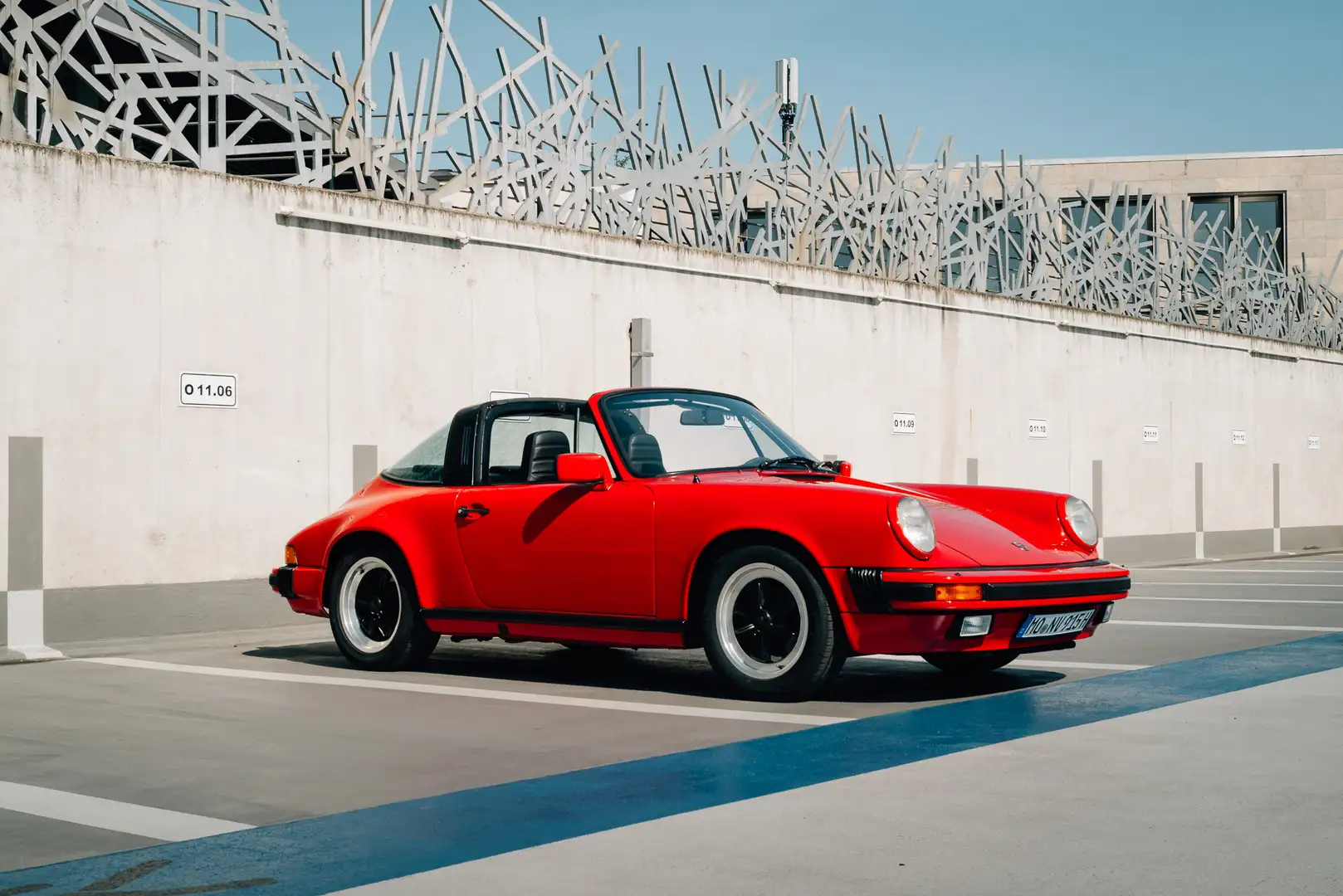 Porsche 911 Carrera Targa - 1