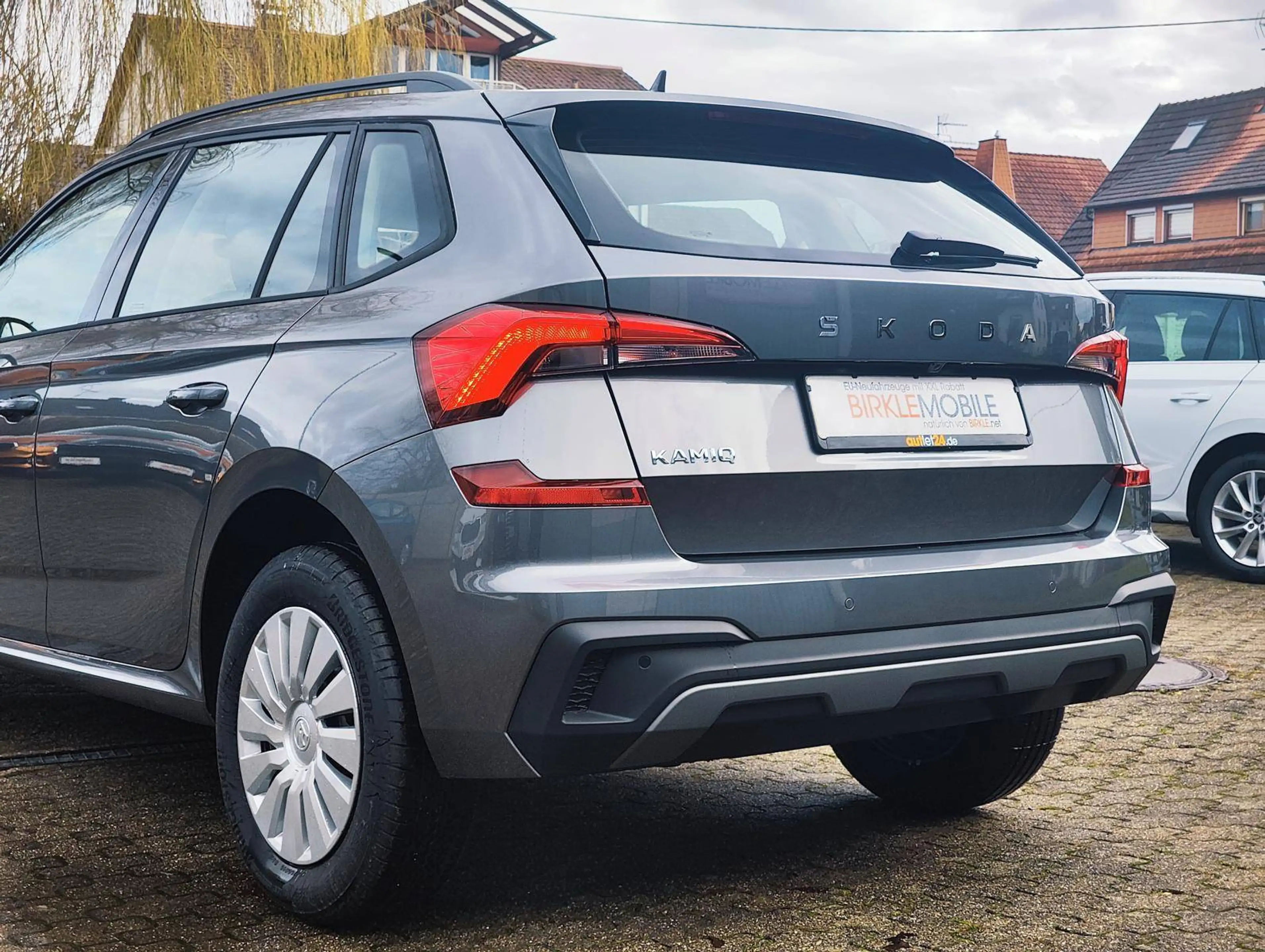 Skoda Kamiq Kamiq Selection 115PS AHK PDC v+h + Kamera Klima — photo 5