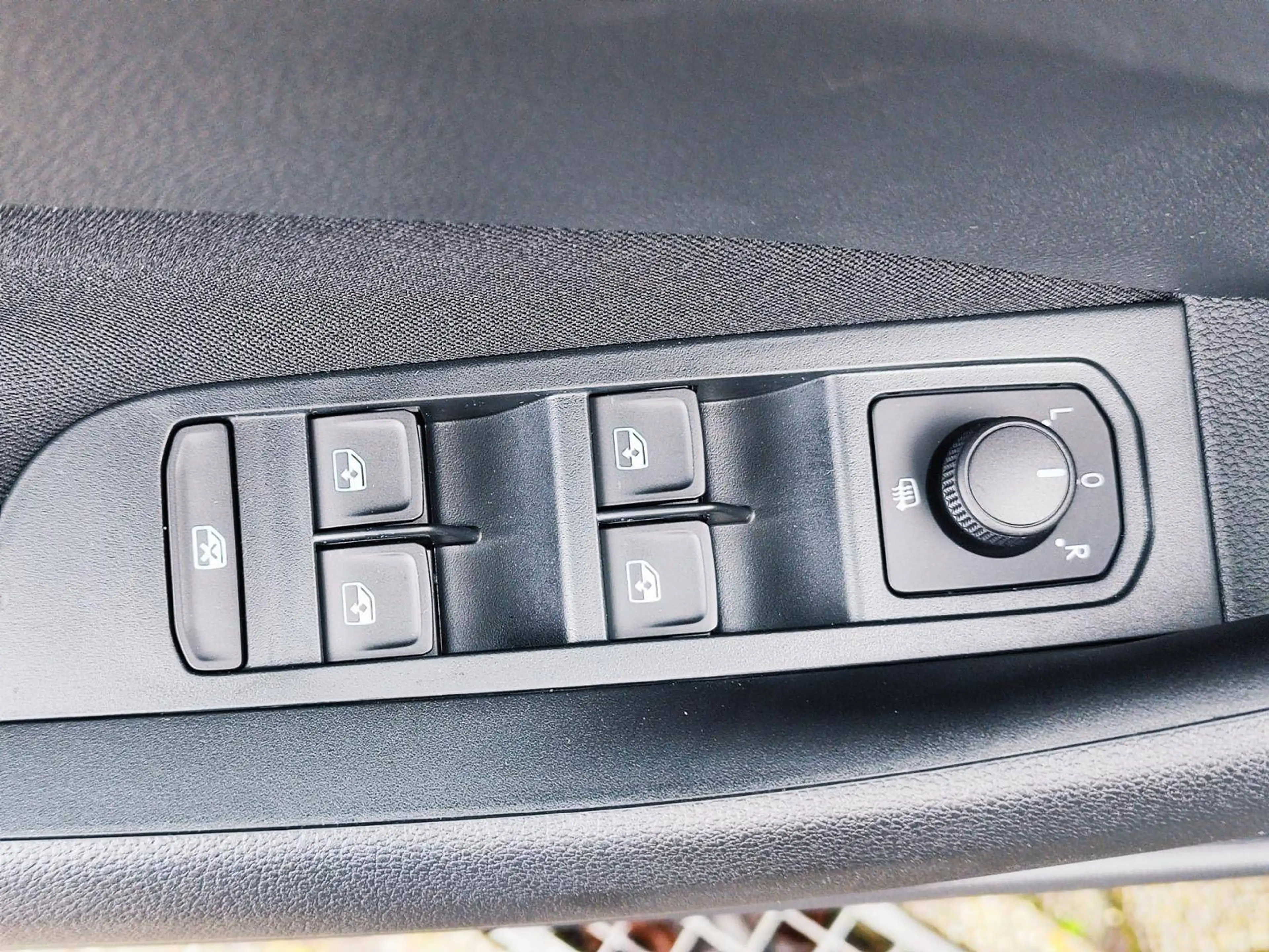 Skoda Kamiq Kamiq Selection 115PS AHK PDC v+h + Kamera Klima — photo 9