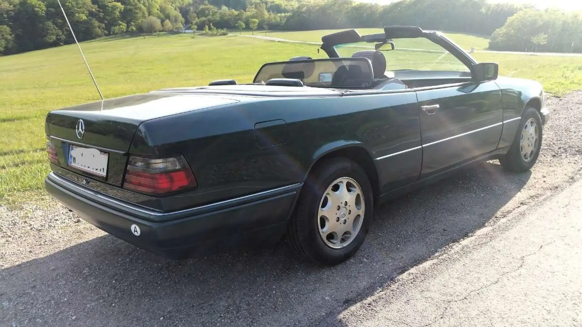 Mercedes-Benz E 200 E 200 Cabrio Grün - 2