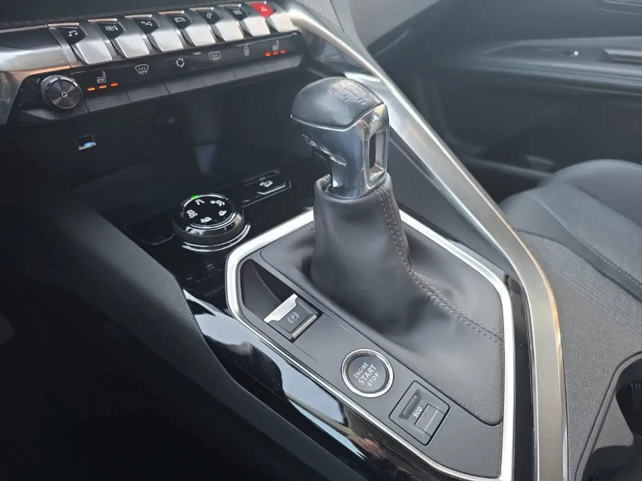 Peugeot 3008 Allure 1.2 PureTech Allwetter Navi Kamera 22