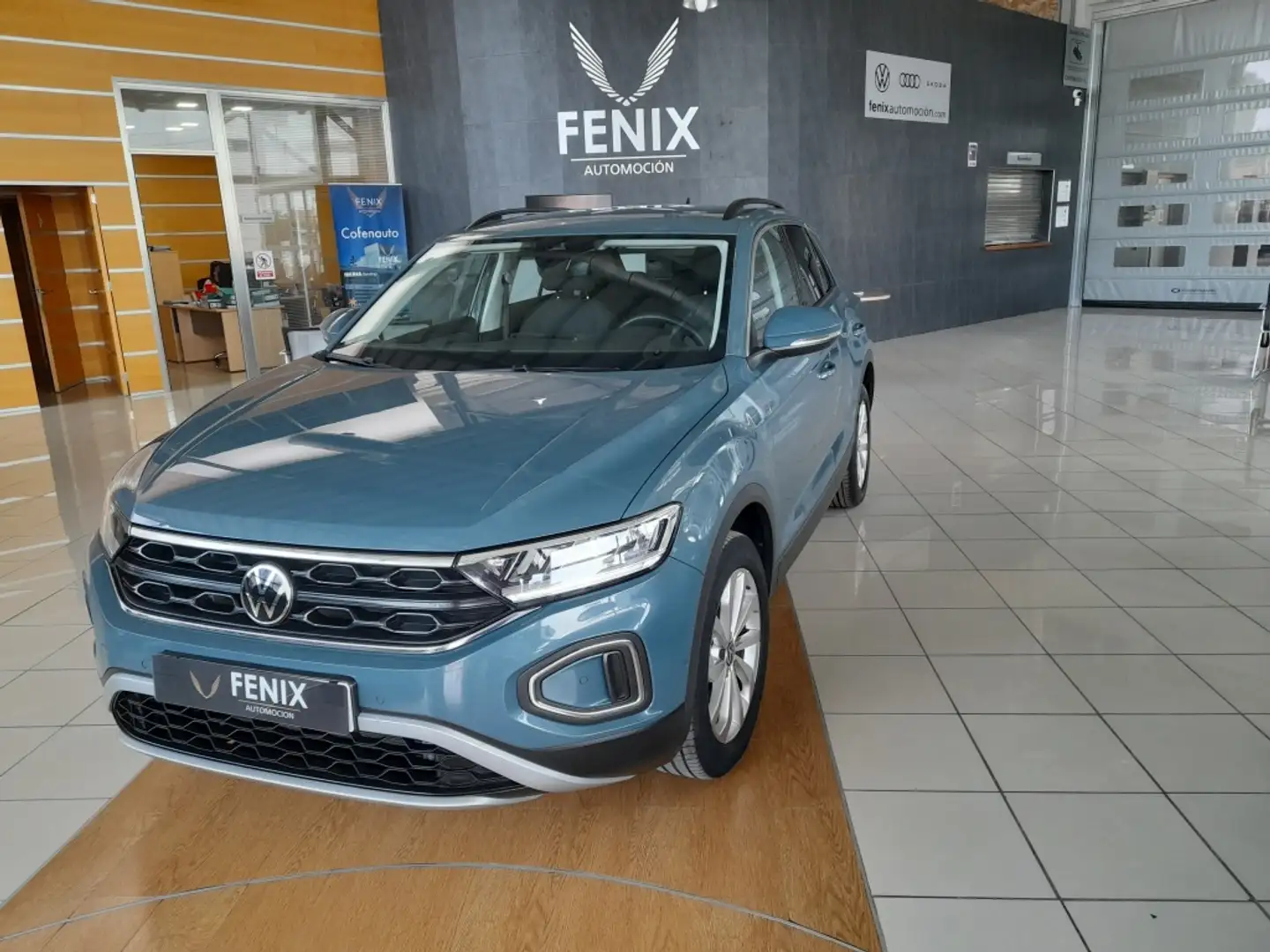 Volkswagen T-Roc 1.0 TSI Life 81kW Bleu - 1