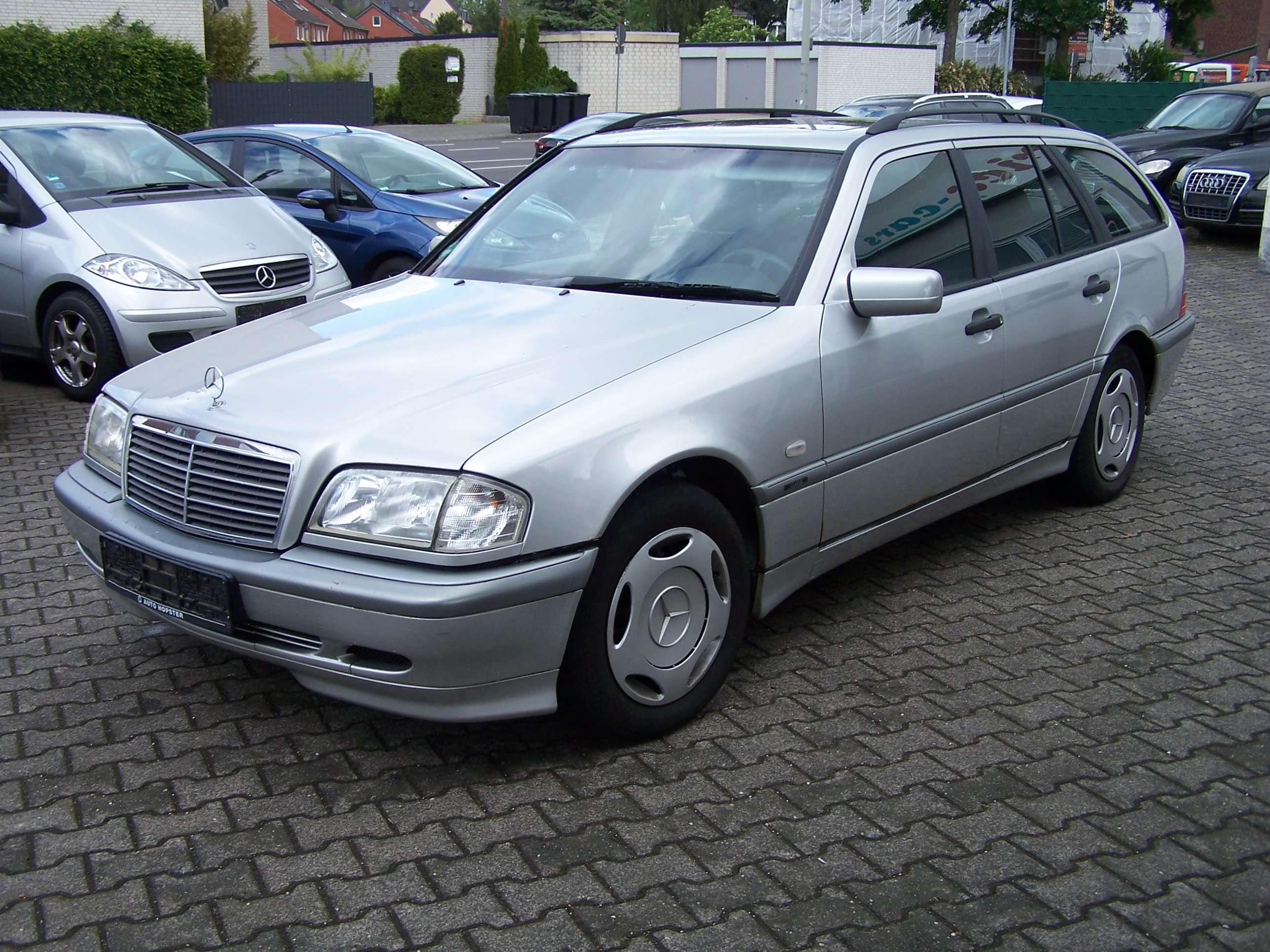 Second hand Mercedes Benz C-Class 200