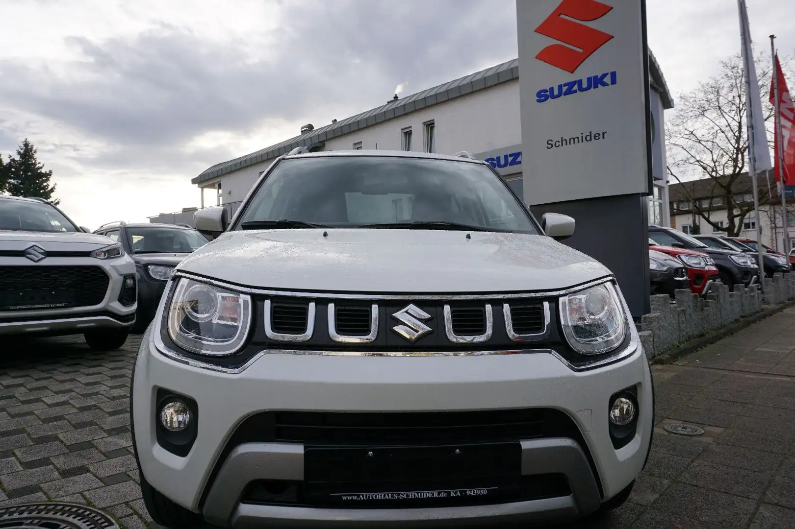 Suzuki Ignis 1.2 Hybrid Comfort/NAVISOFORT VERFÜGBAR Weiß - 2